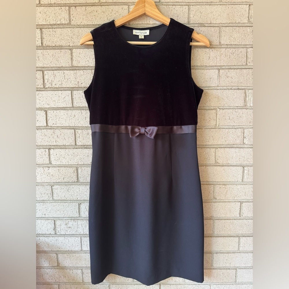 Vintage 90s Ann Taylor Black Velvet Sleeveless Mini Dress